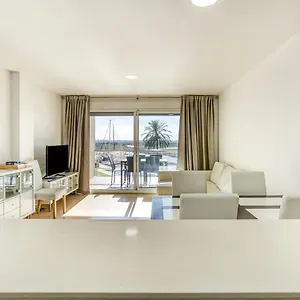 https://apt-apartament-amb-piscina-i-zona-ajardinada.topcostabravahotels.com